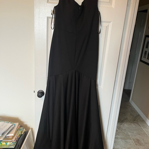 La Femme Curve Black Off the Shoulder Gown - Picture 8 of 8
